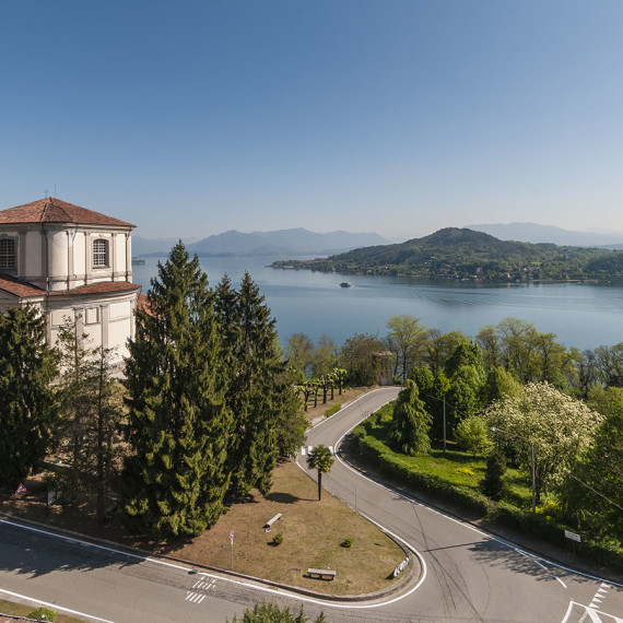 Arona, chiesa San Carlo Borromeo