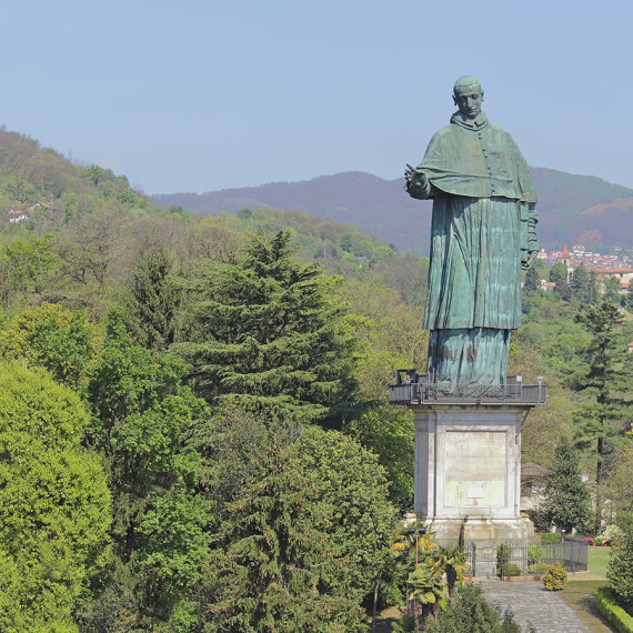 Il Colosso di San Carlo e panorama sul vergante