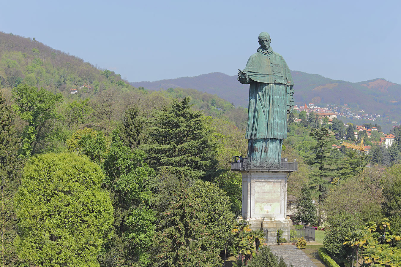 Il Colosso di San Carlo e panorama sul vergante