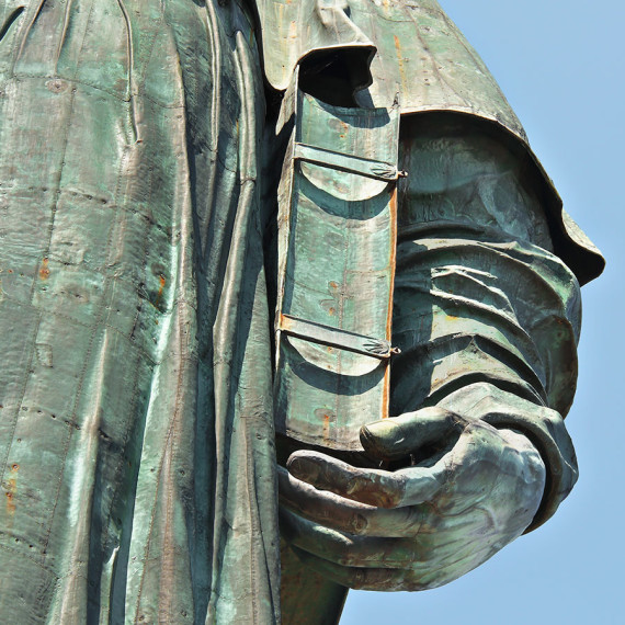 Arona Statua di San Carlo, particolare